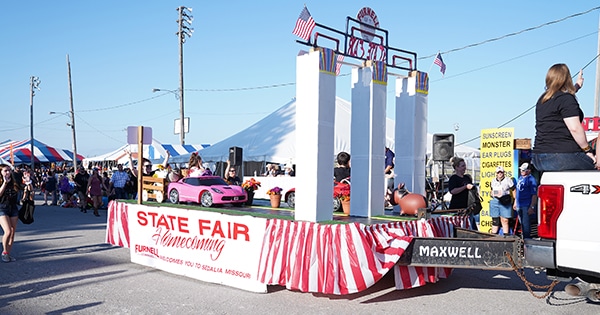 Missouri State Fair homecoming float in the opening day parade